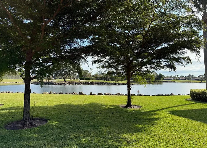 Spacious 2 Bedroom Lely Resort Condo Naples Fl